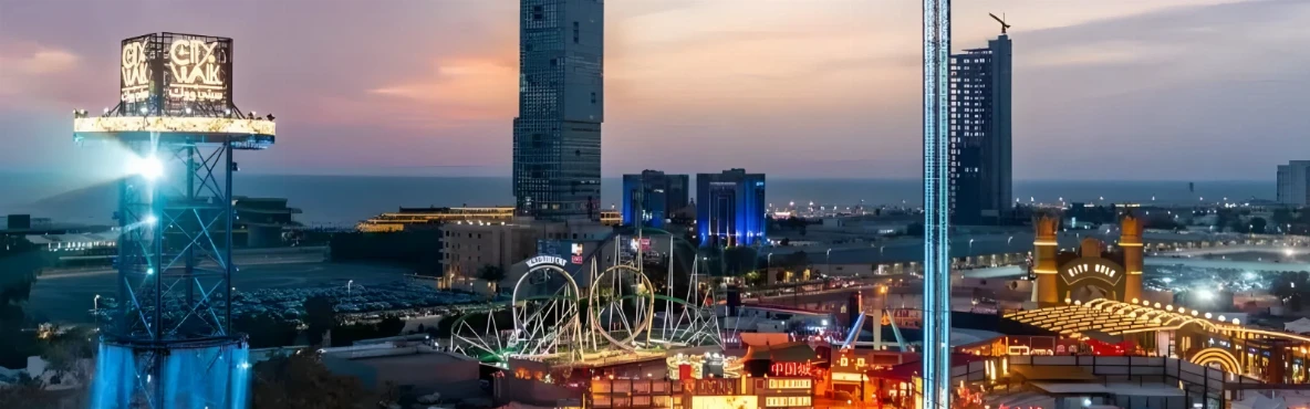 From Coffee Shops to Coastal Breezes: A Day Along King Fahd Road in Jeddah
