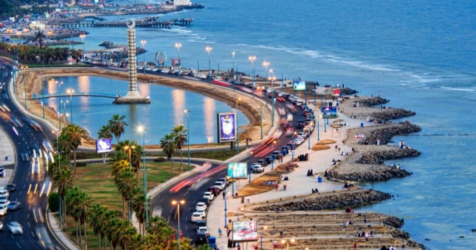 From Coffee Shops to Coastal Breezes: A Day Along King Fahd Road in Jeddah