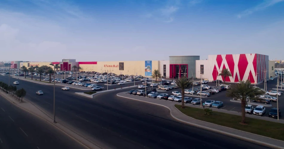 Jeddah in Motion: Hidden Stops & Stylish Shops on King Fahd Road