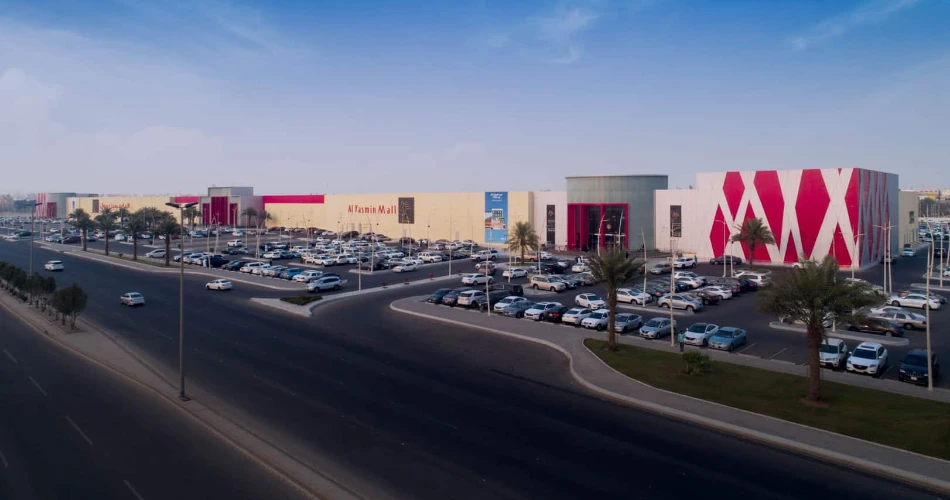 Minarets, Markets & Modern Malls: Why King Fahd Road Deserves a Day of Its Own