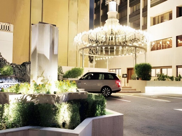 Night view of garden Al Hyatt Jeddah Continental Hotel